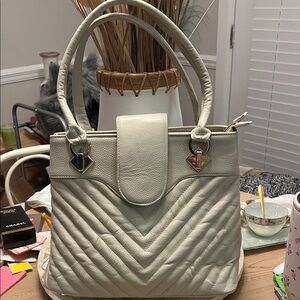 Chic Cream Quilted Shoulder Bag